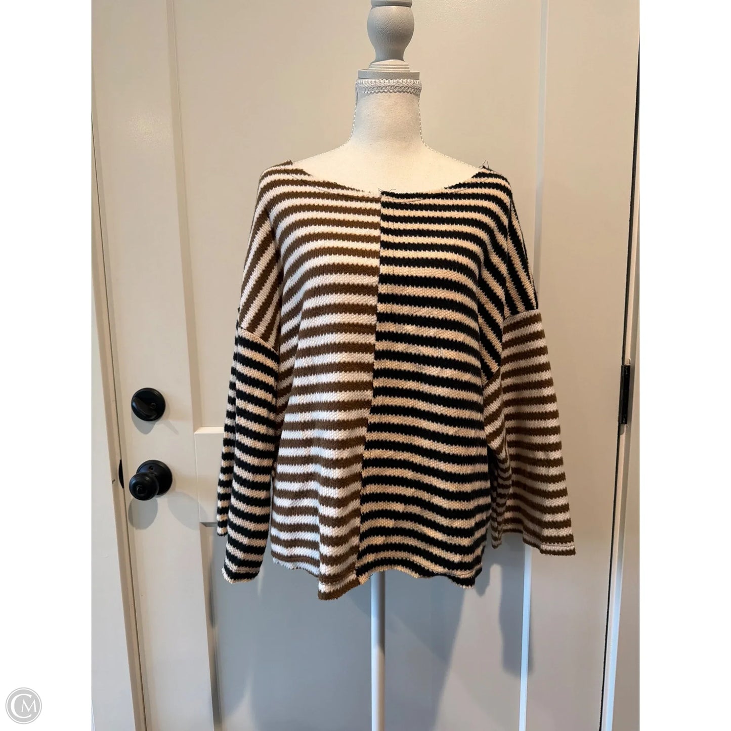 Top Short Sleeve By Easel In Striped Pattern, Size: M