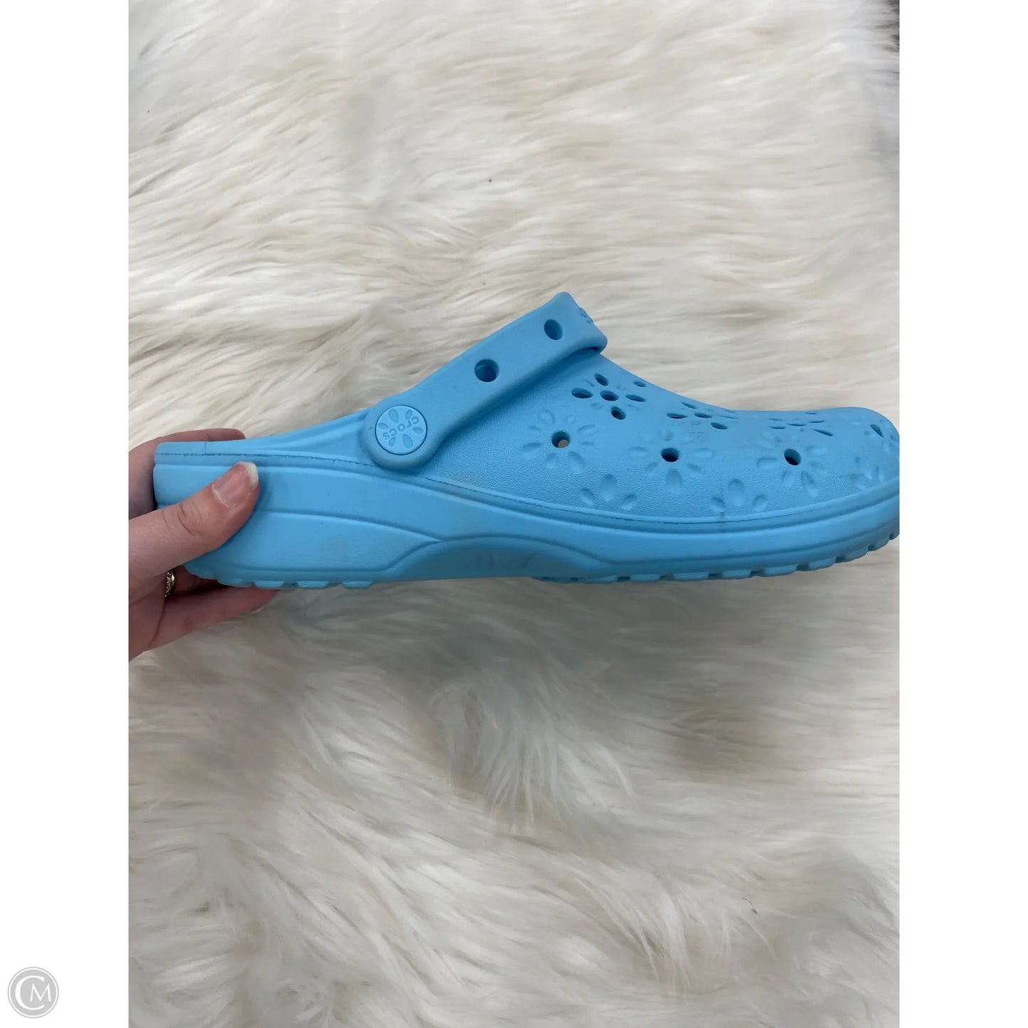 Shoes Flats By Crocs In Blue, Size: 11