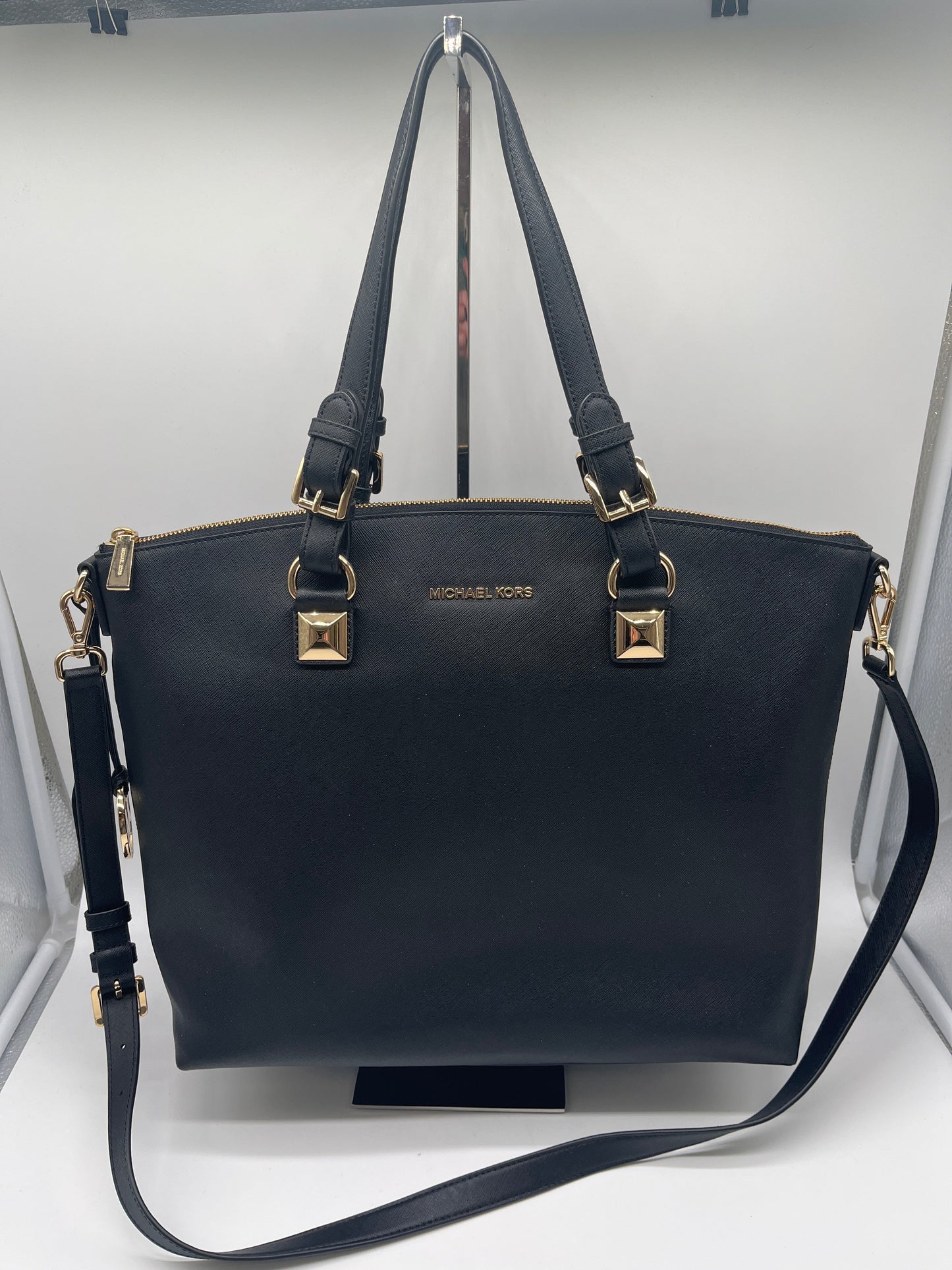 Handbag Designer By Michael Kors  Size: Large