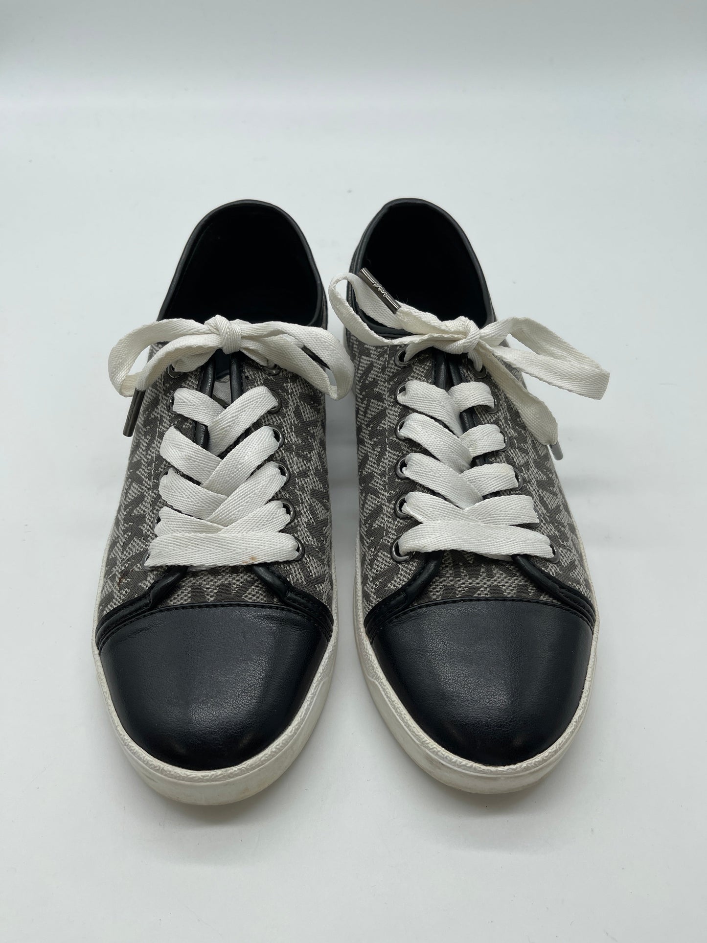 Grey Shoes Sneakers Michael Kors, Size 6