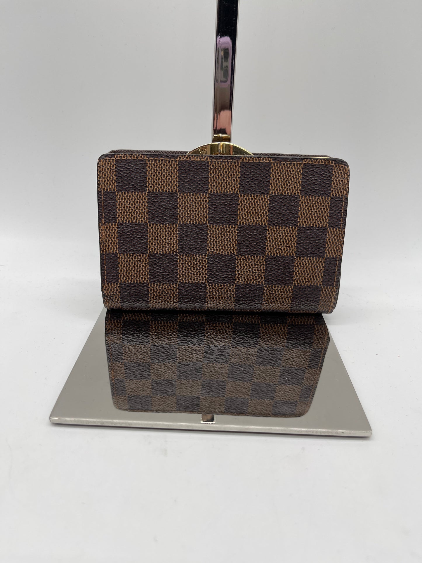 Wallet Luxury Designer By Louis Vuitton, Size: Medium