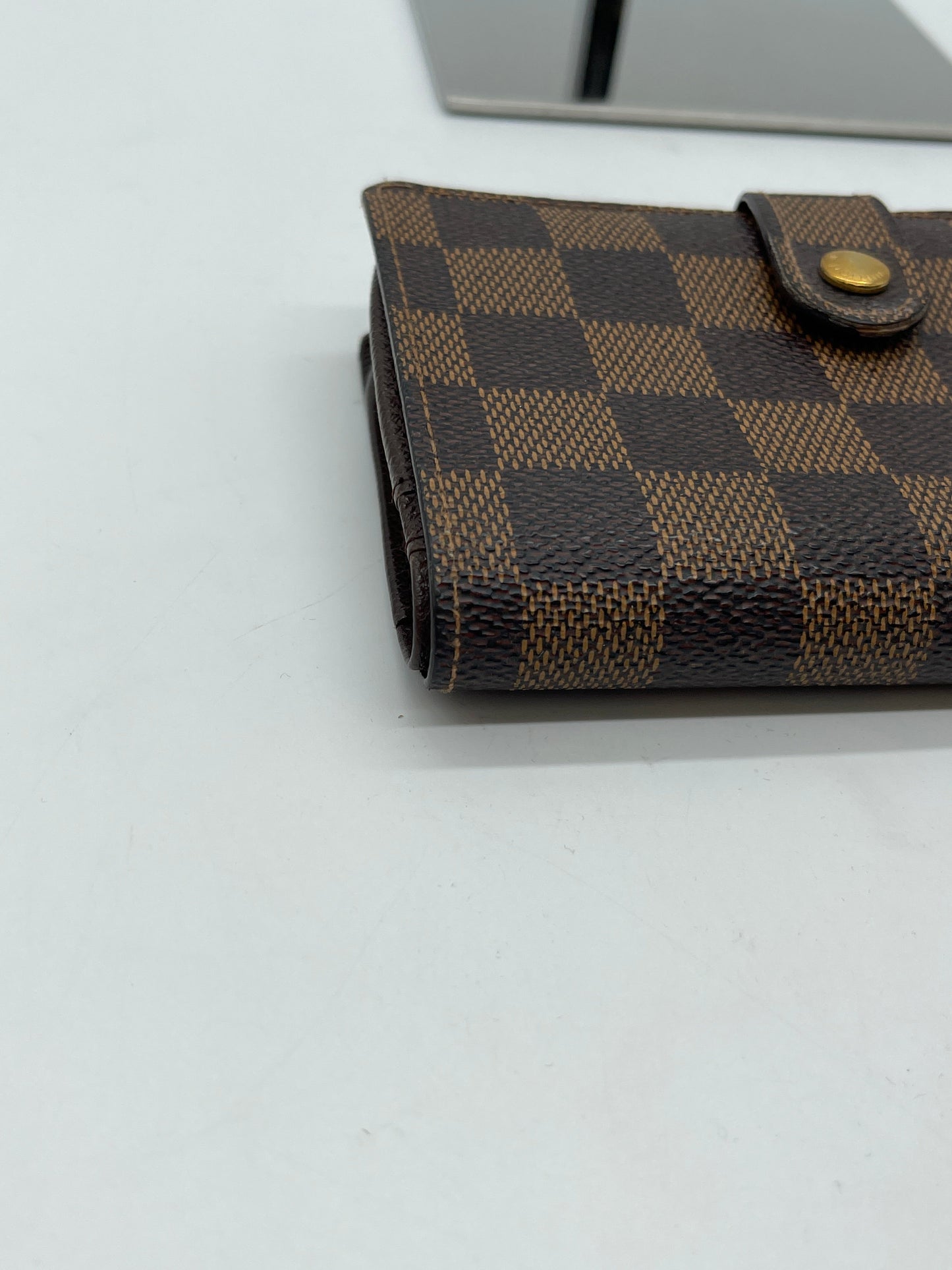 Wallet Luxury Designer By Louis Vuitton, Size: Medium