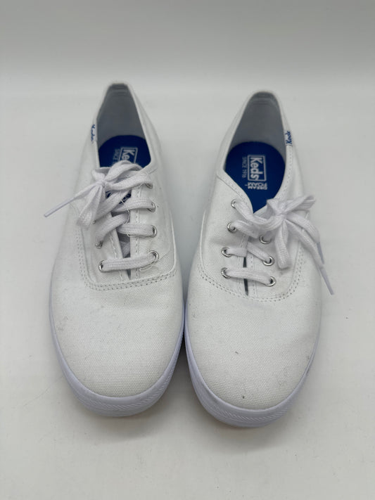 Shoes Flats By Keds In White, Size: 8.5