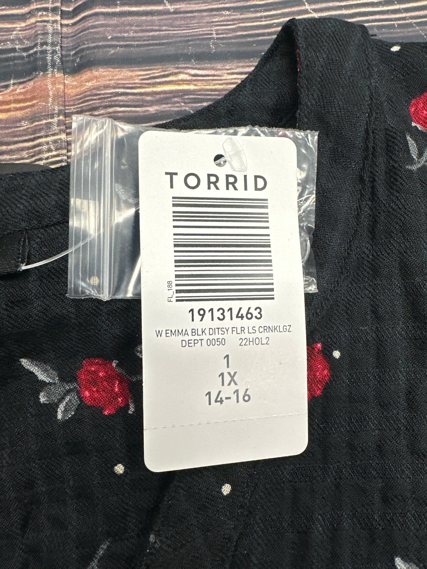 Top Long Sleeve By Torrid In Black, Size: 1x