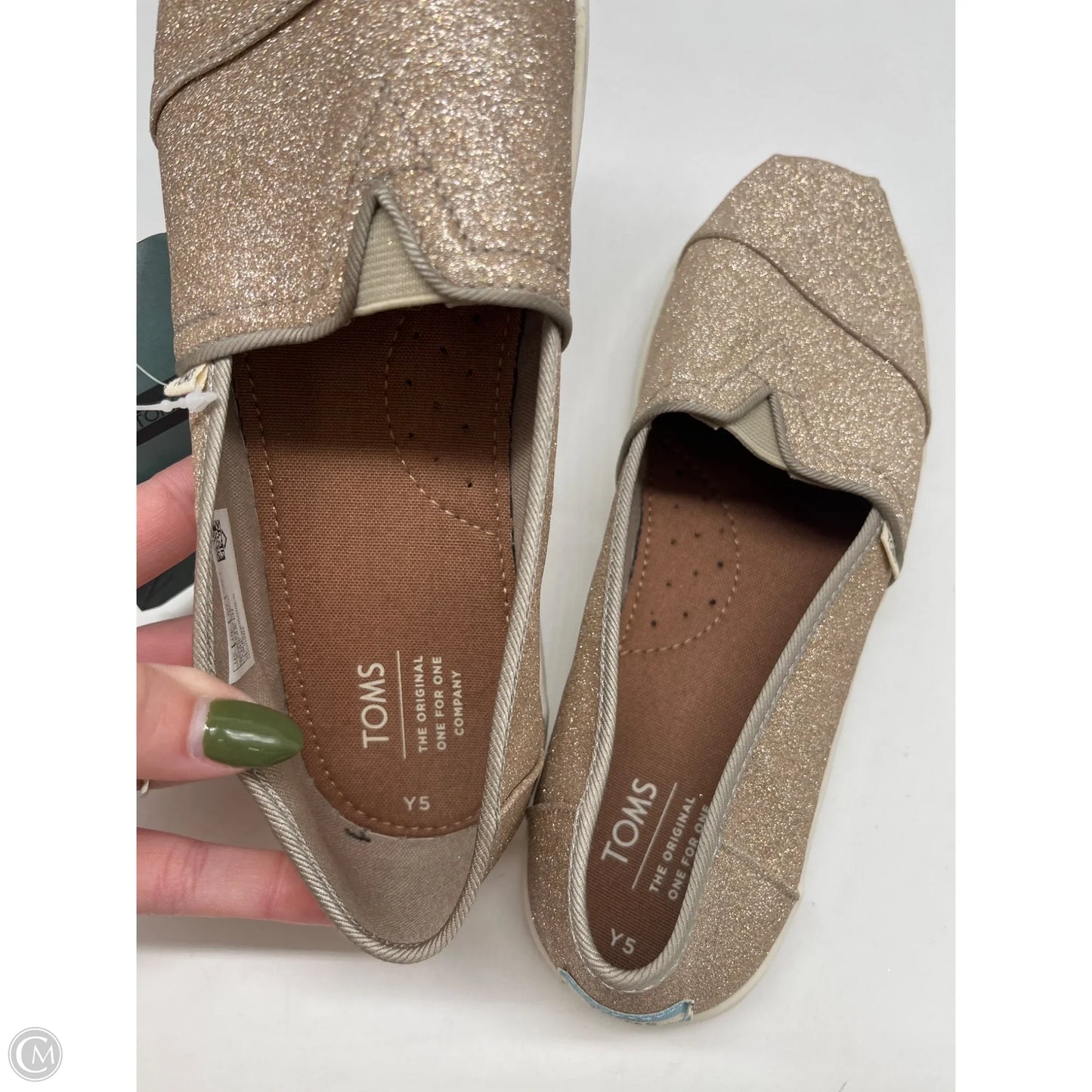 Shoes Flats By Toms In Gold, Size: 5