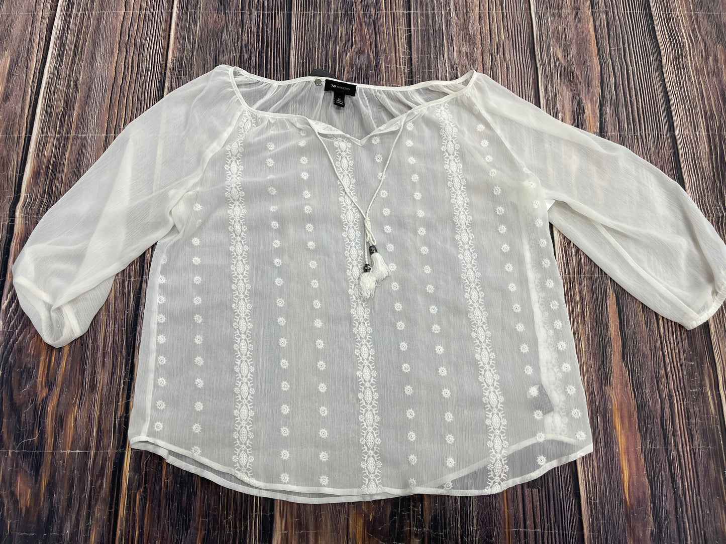 White Top 3/4 Sleeve Ab Studio, Size Xl