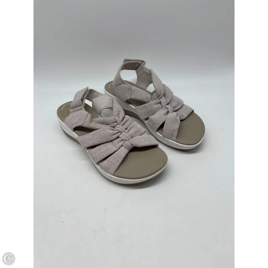 Sandals Flats By Clarks In Grey, Size: 7