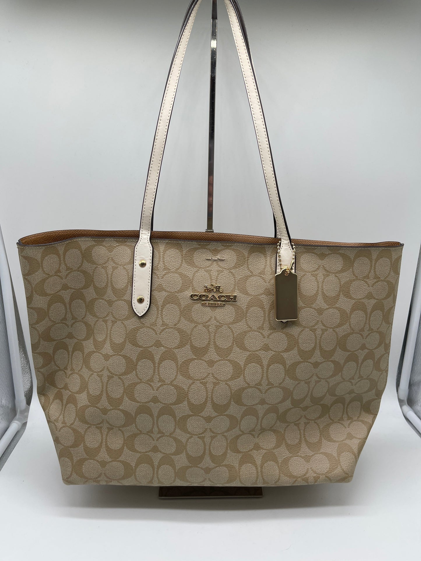 Handbag Designer By Coach  Size: Large