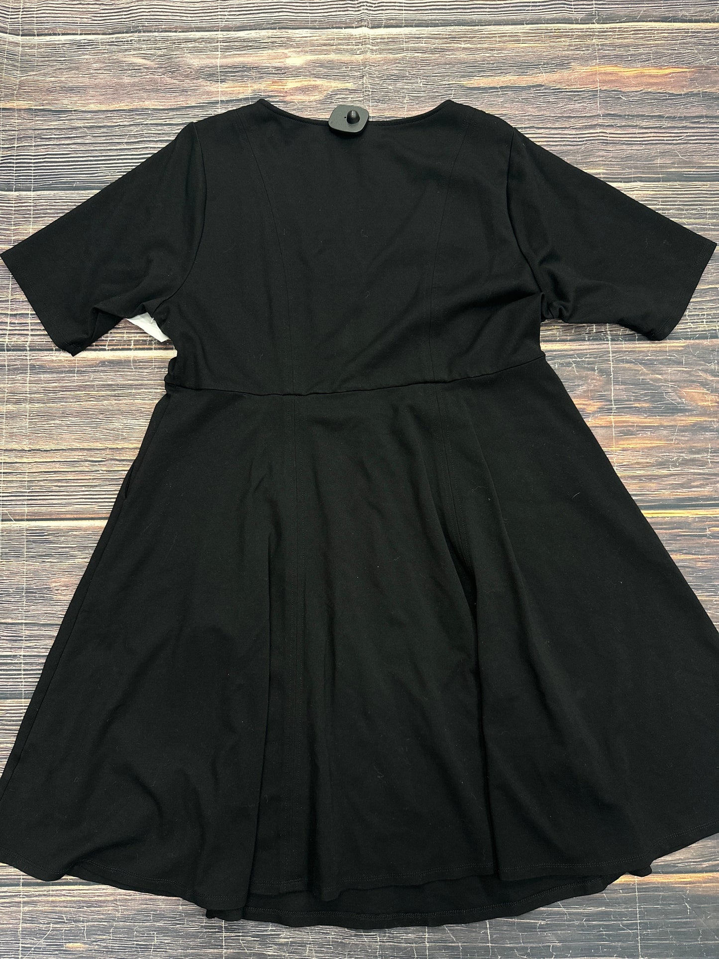 Dress Casual Short By Torrid In Black, Size: 1x