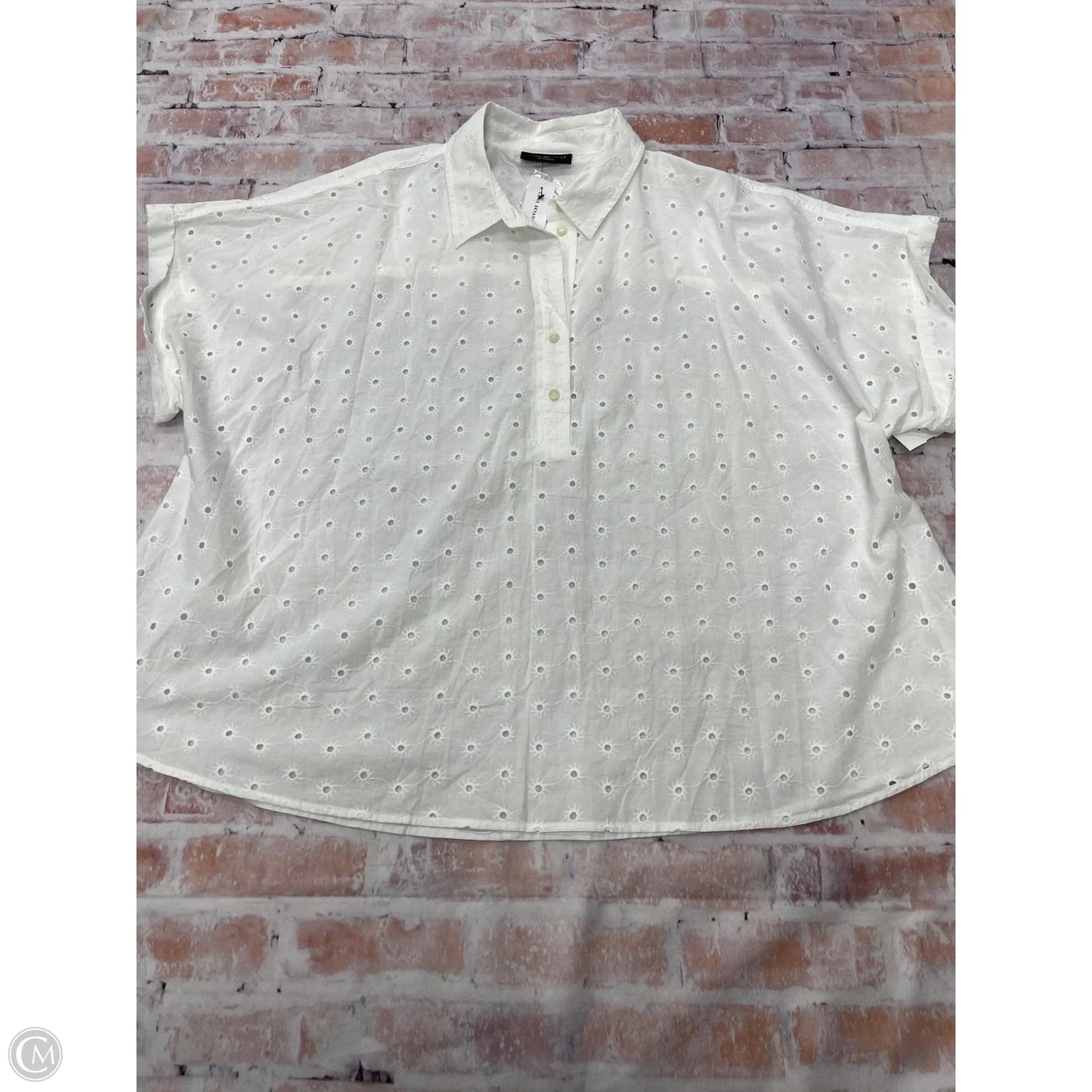 Top Short Sleeve By Lane Bryant In White, Size: 3x