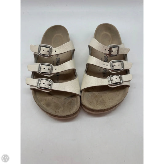 Sandals Flats By Birkenstock In White, Size: 5