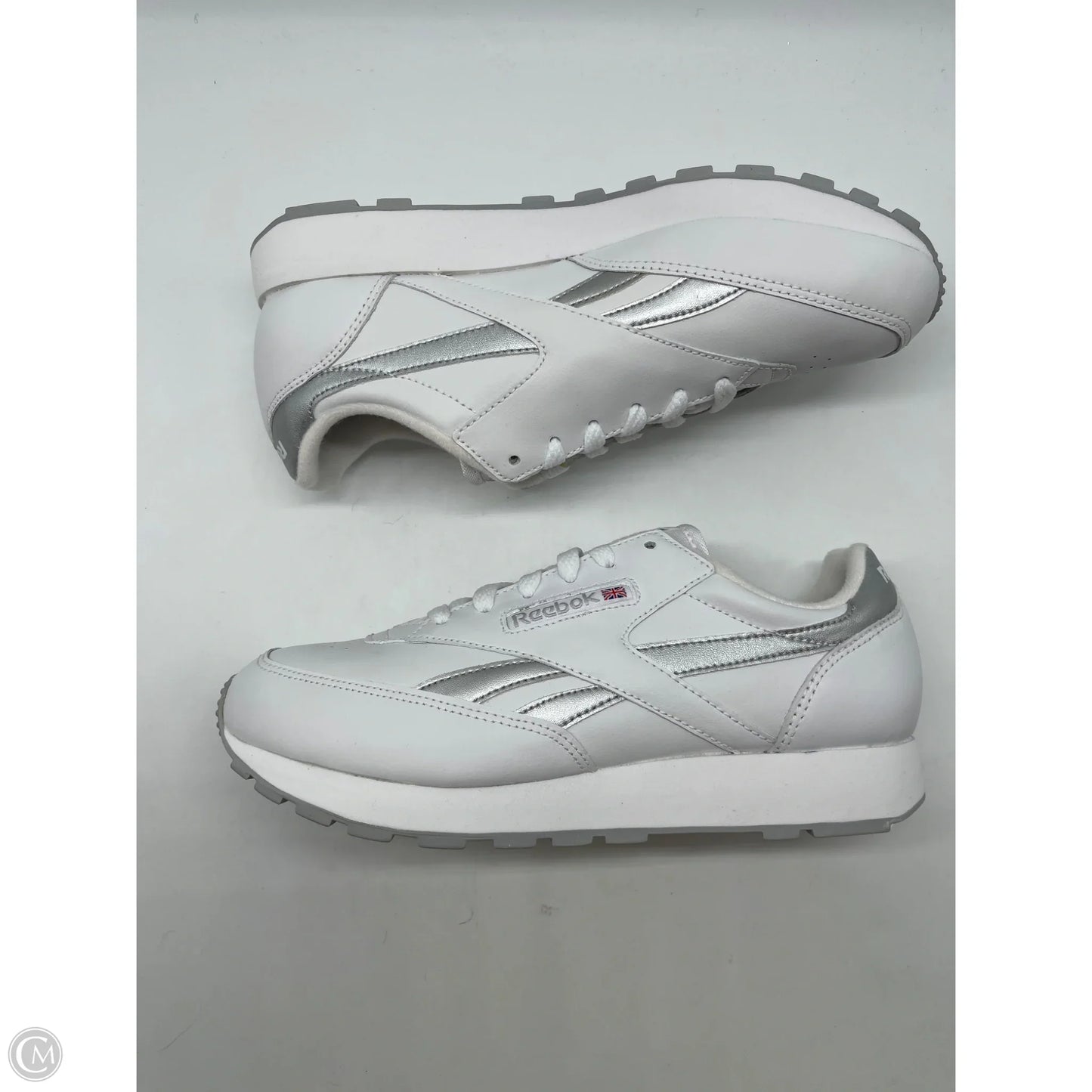 Shoes Athletic By Reebok In White, Size: 9