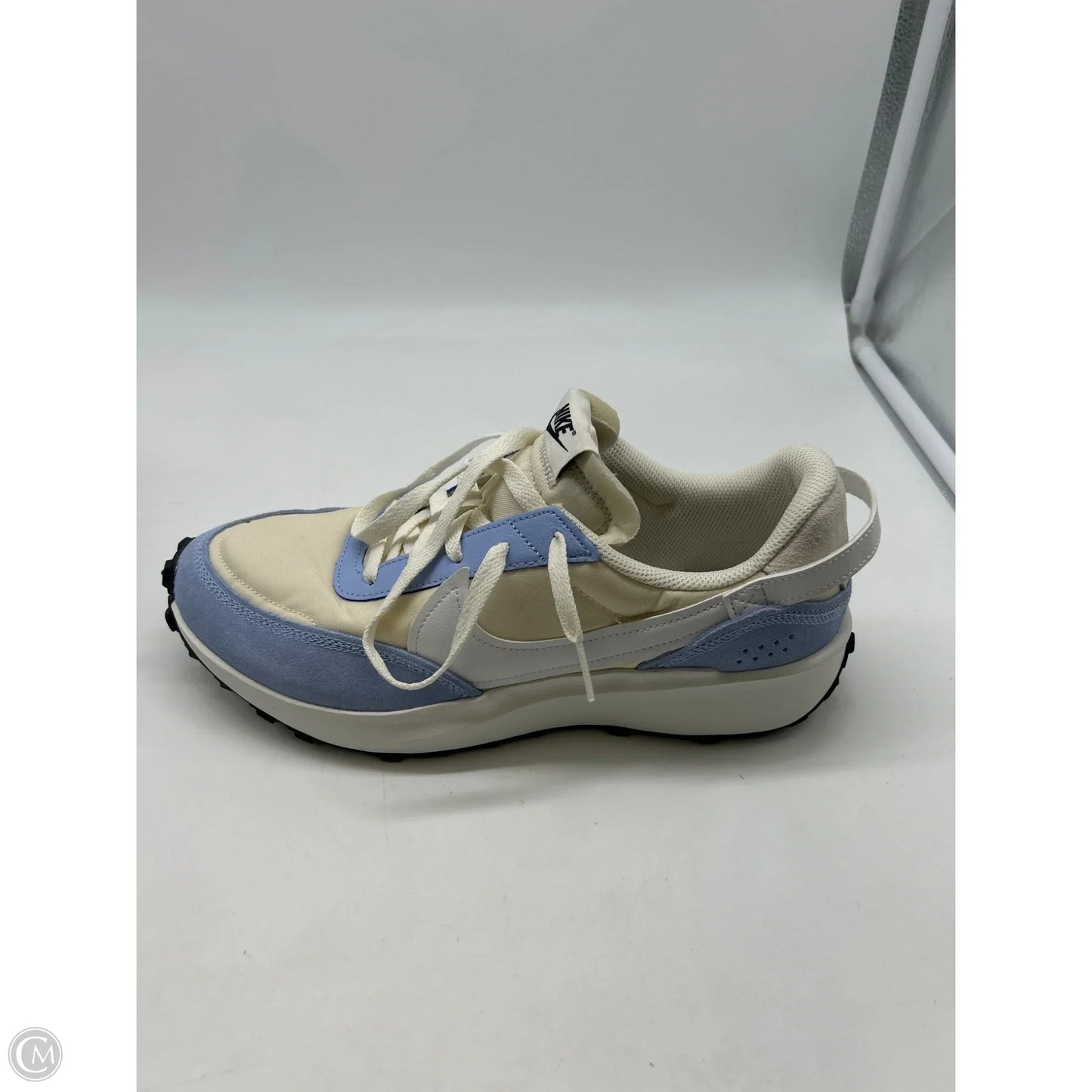 Shoes Athletic By Nike In Cream, Size: 11