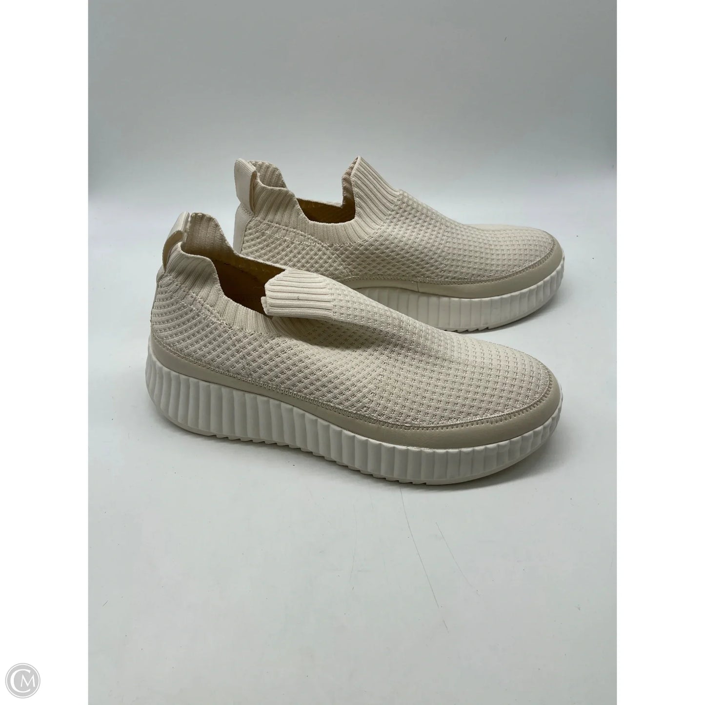 Shoes Sneakers By Steve Madden In Cream, Size: 11