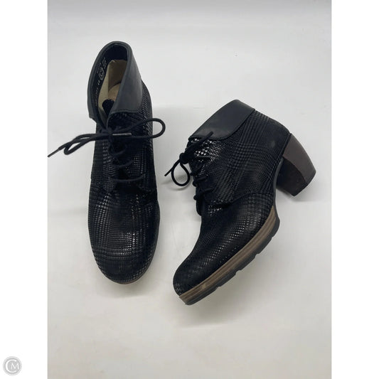 Boots Ankle Heels By Clothes Mentor In Black, Size: 9.5