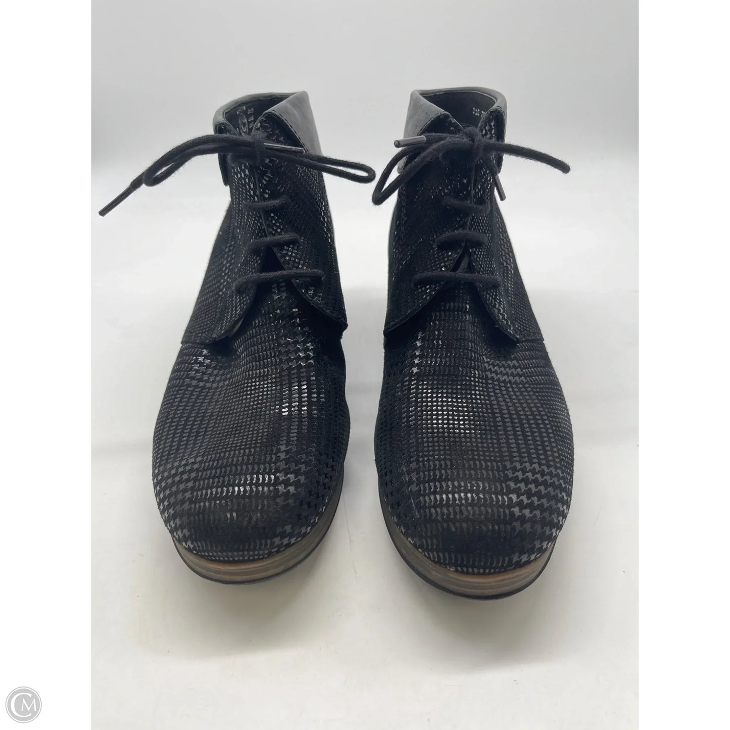 Boots Ankle Heels By Clothes Mentor In Black, Size: 9.5