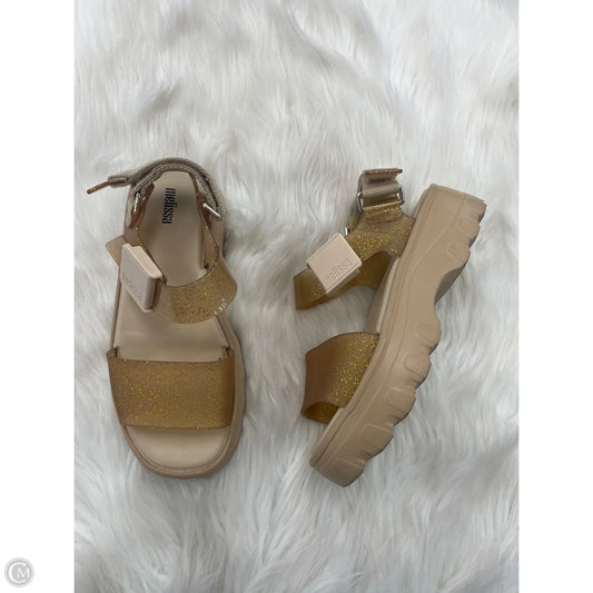 Sandals Flats By Clothes Mentor In Tan, Size: 6