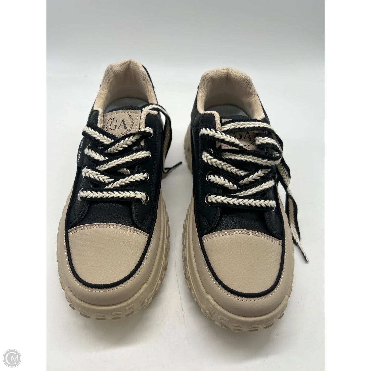 Shoes Sneakers By Clothes Mentor In Black & Tan, Size: 8.5