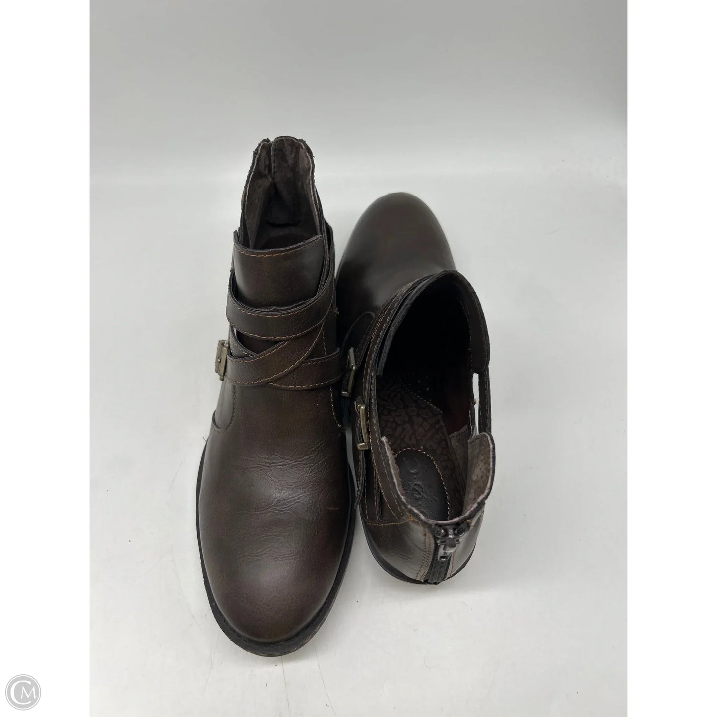 Boots Ankle Flats By Boc In Brown, Size: 10