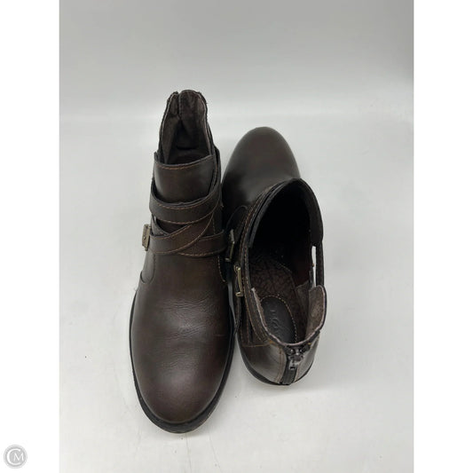 Boots Ankle Flats By Boc In Brown, Size: 10