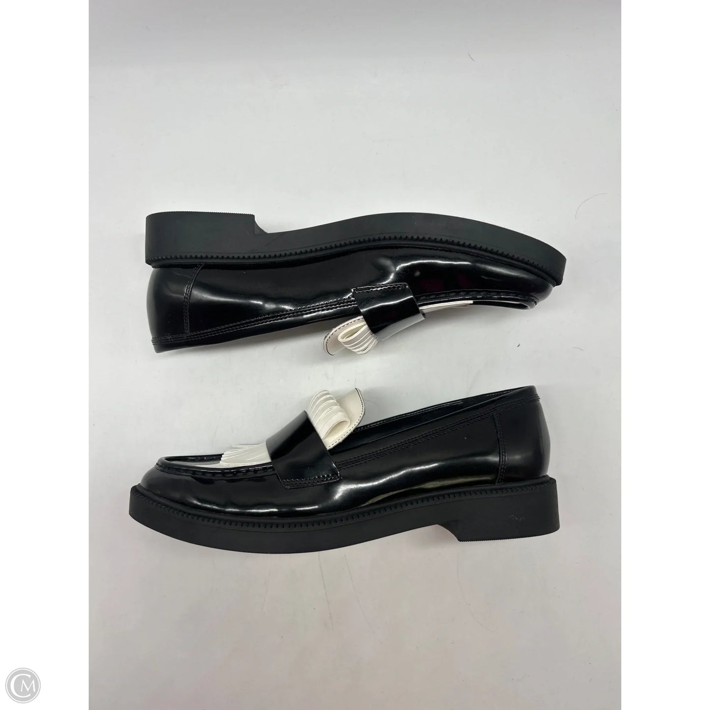 Shoes Flats By Marc Fisher In Black & White, Size: 8