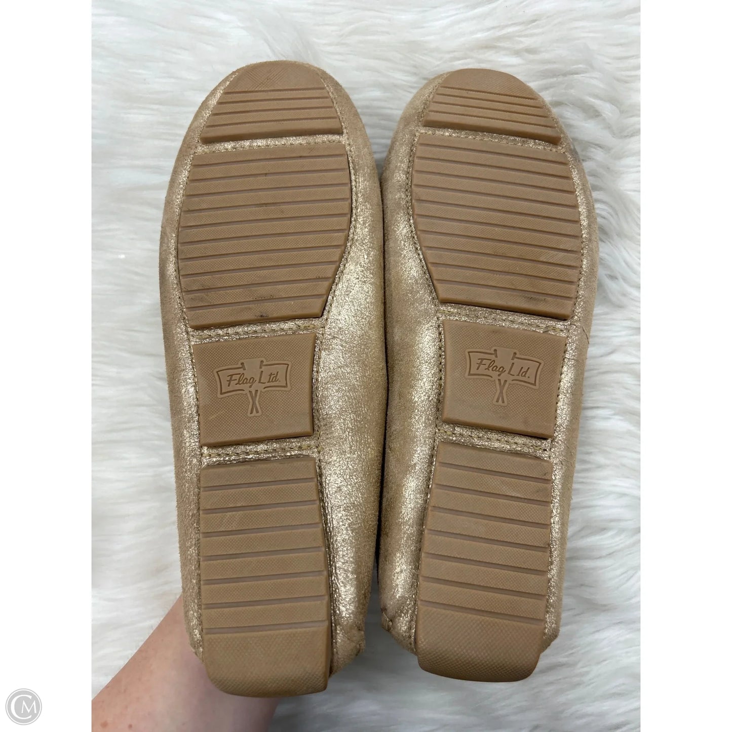 Shoes Flats By Clothes Mentor In Gold, Size: 9.5