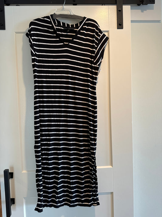 Dress Casual Maxi By White House Black Market In Black, Size: S