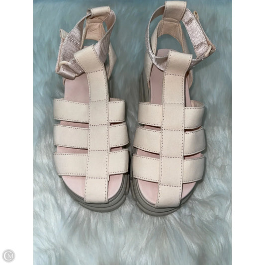 Sandals Designer By Ugg In Pink, Size: 8