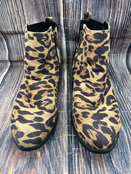 Boots Ankle Flats By Cloudwalkers In Animal Print, Size: 13