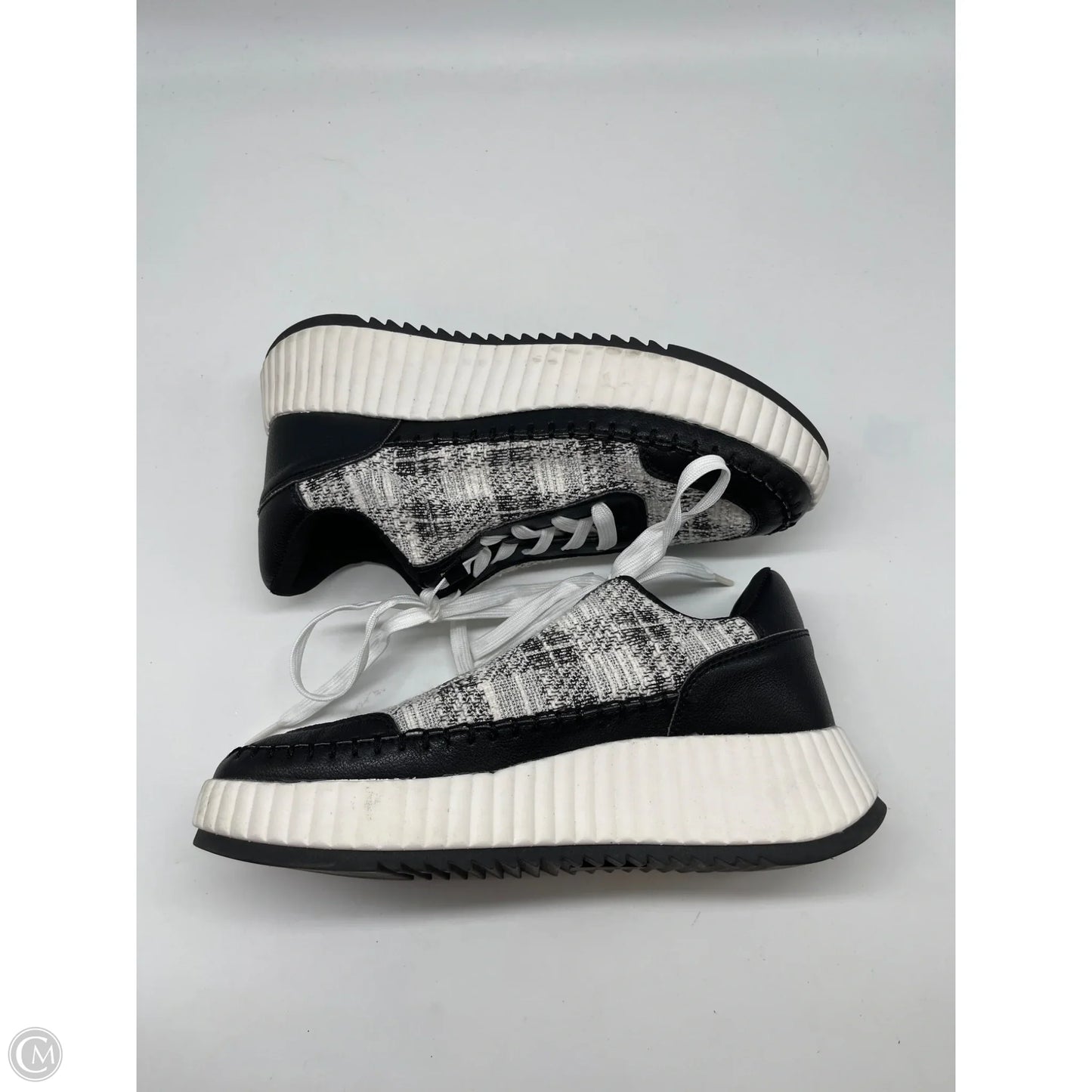 Shoes Sneakers By Dolce Vita In Black, Size: 8.5