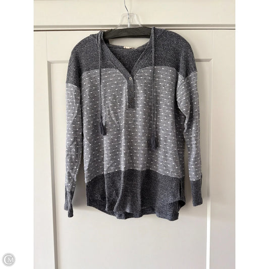 Top Long Sleeve By Hem & Thread In Grey, Size: S