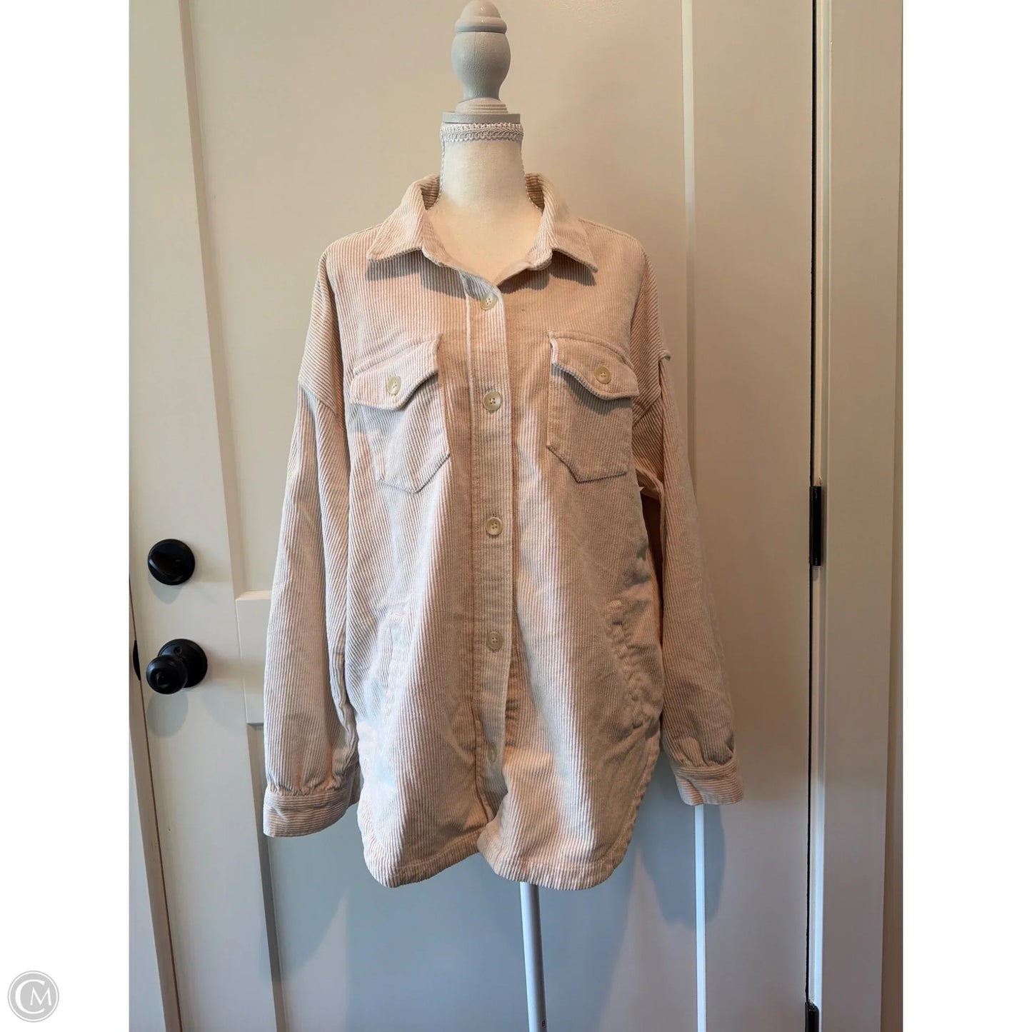Jacket Shirt By Clothes Mentor In Cream, Size: L