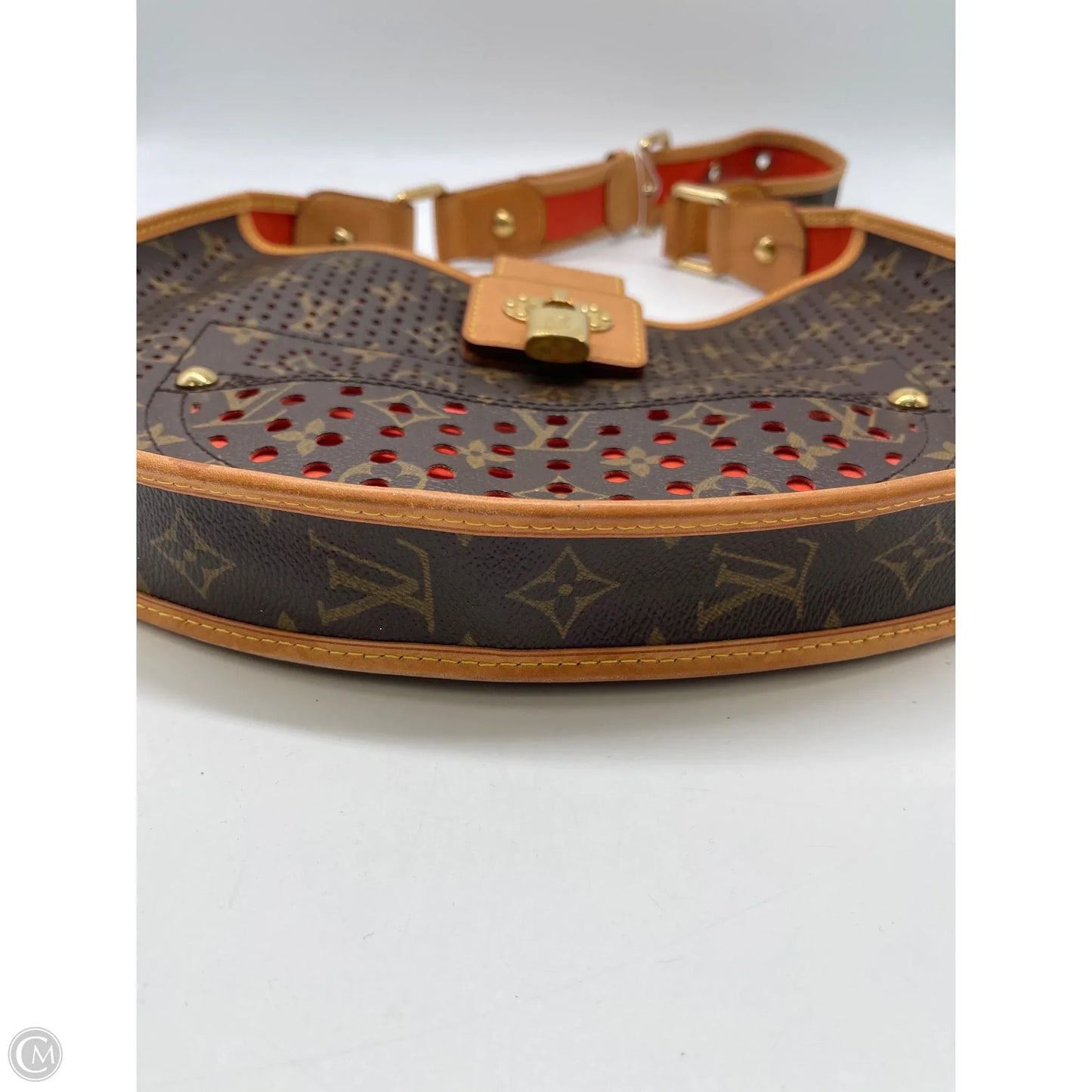 Handbag Luxury Designer By Louis Vuitton, Size: Medium