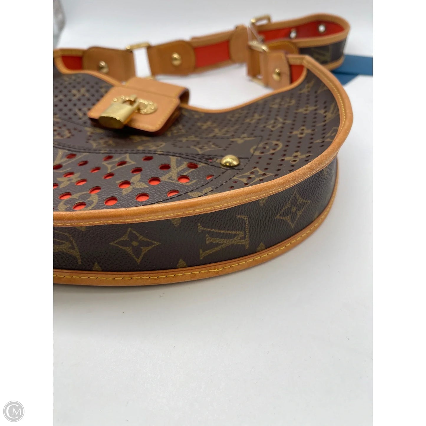 Handbag Luxury Designer By Louis Vuitton, Size: Medium