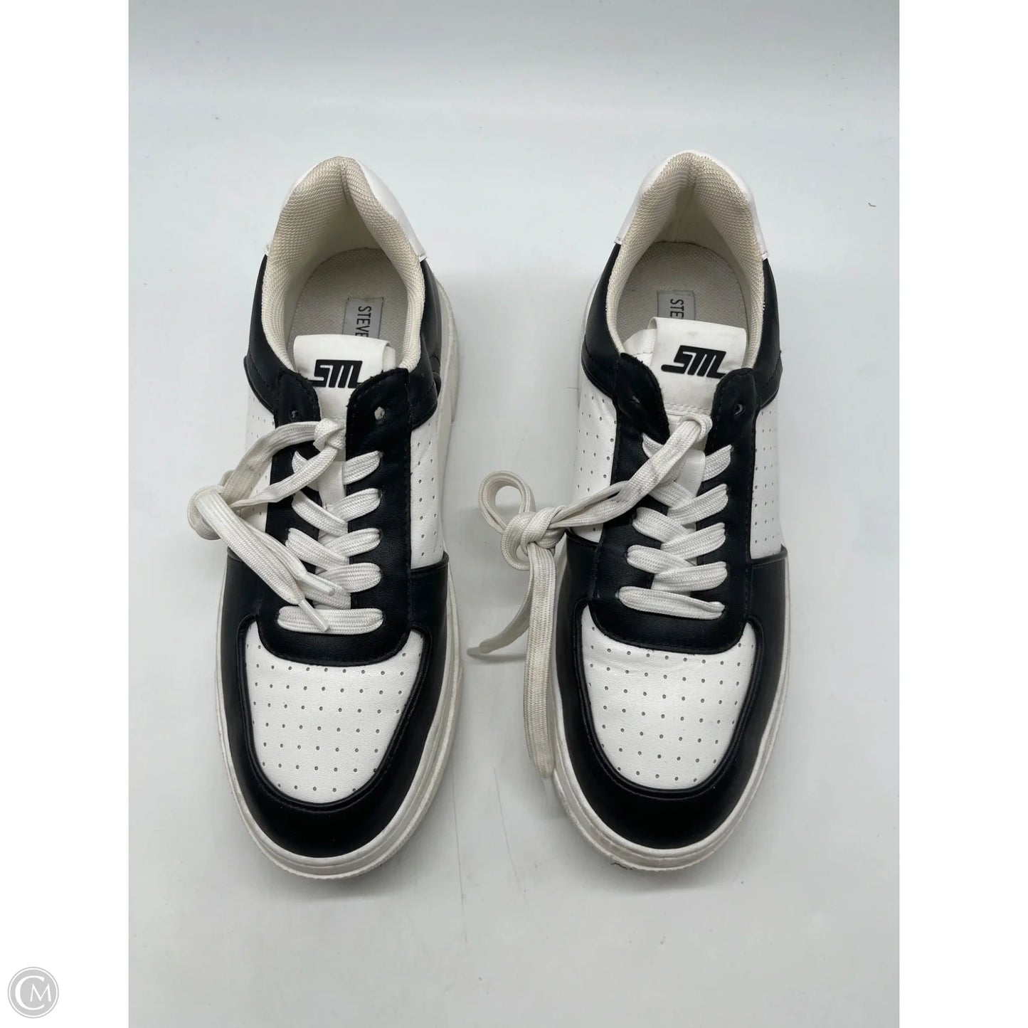 Shoes Sneakers By Steve Madden In Black & White, Size: 8.5