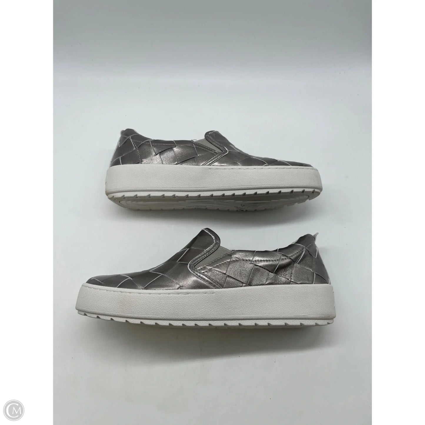 Shoes Flats By Jambu In Silver, Size: 8.5