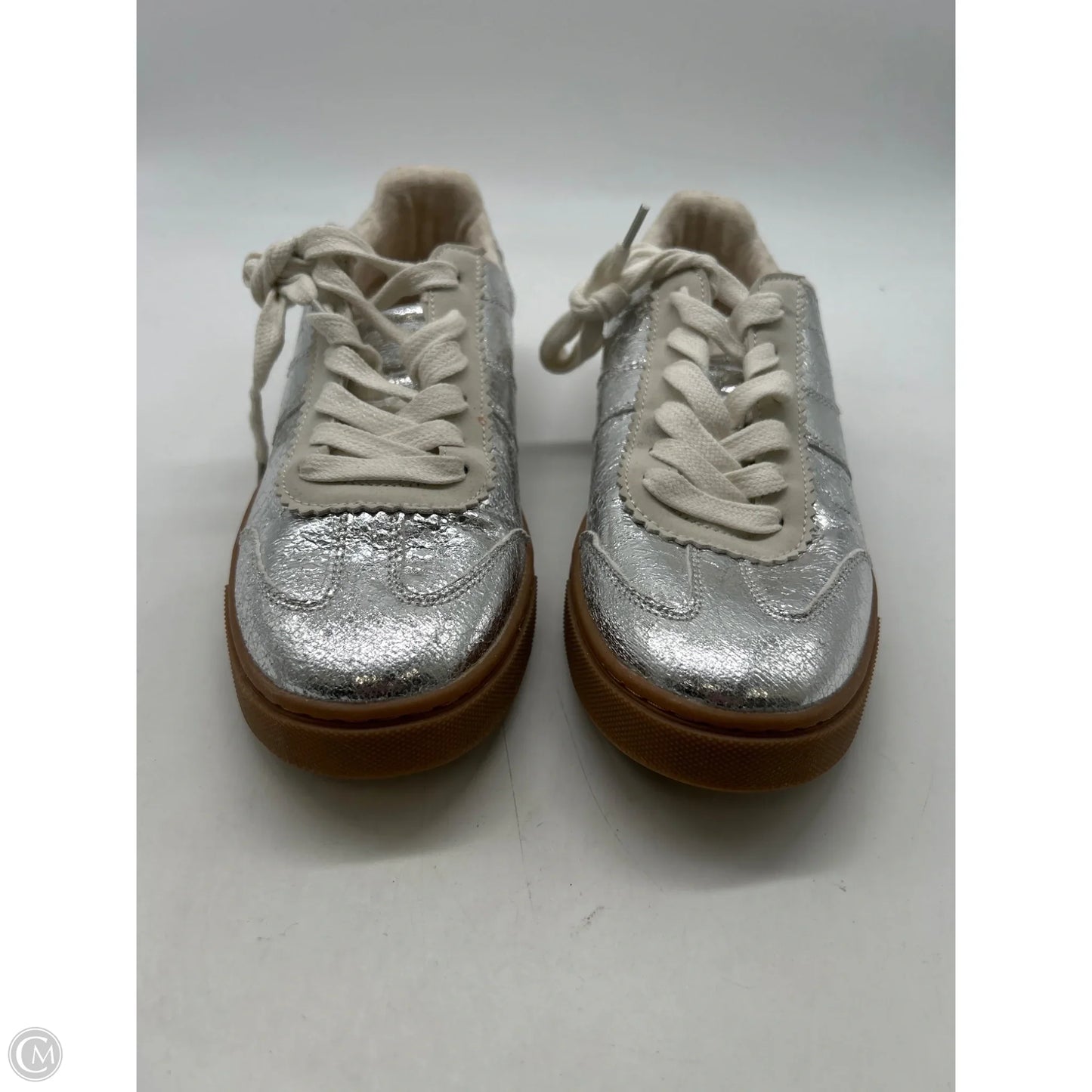 Shoes Sneakers By Cushionaire In Silver, Size: 9