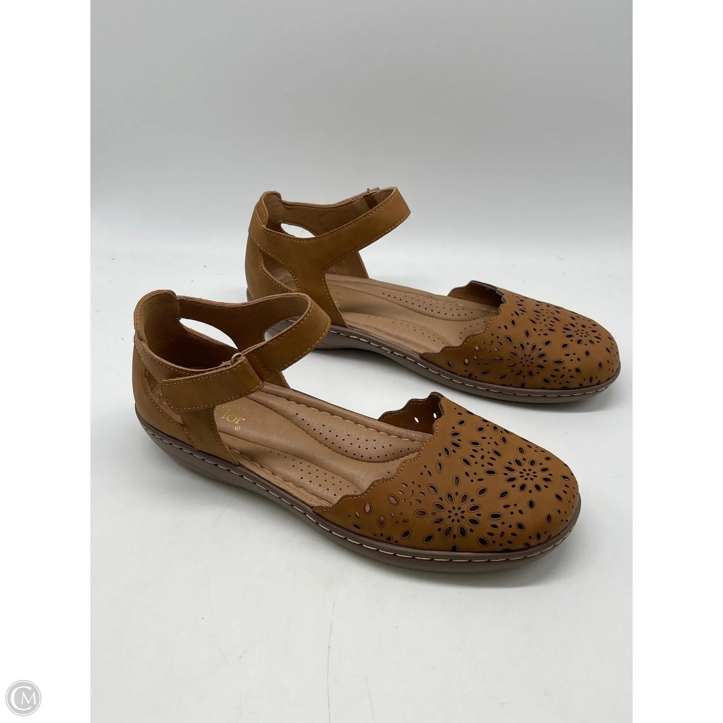 Sandals Flats By Clothes Mentor In Brown, Size: 8.5
