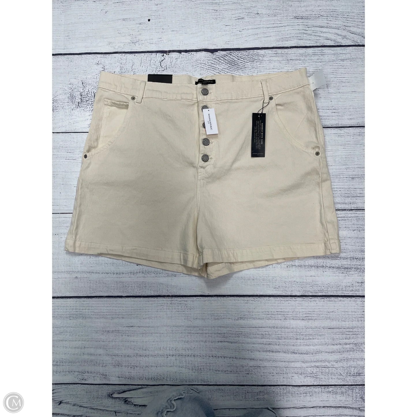 Shorts By Banana Republic In Cream, Size: 18