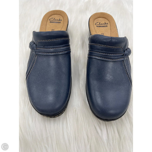 Shoes Flats By Clarks In Navy, Size: 7