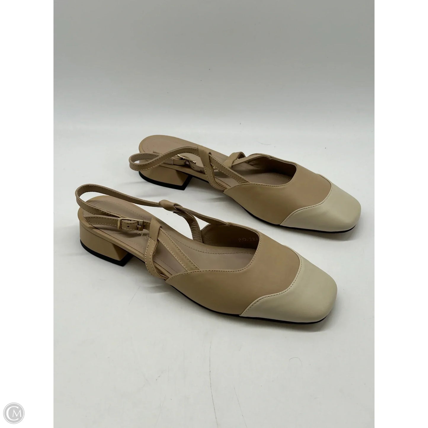 Shoes Flats By Clothes Mentor In Tan, Size: 7.5