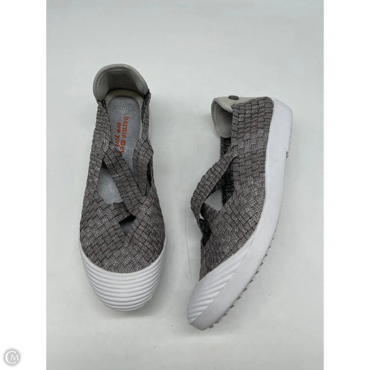 Shoes Flats By Bernie Mev In Silver, Size: 8