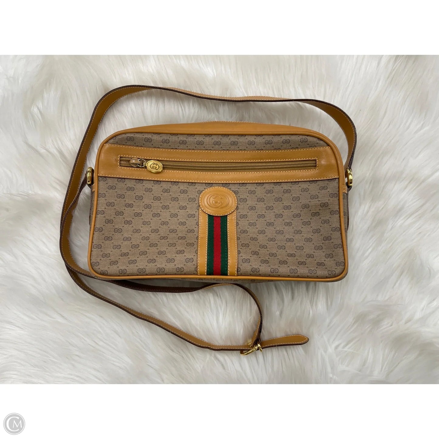 Crossbody Luxury Designer By Gucci, Size: Large