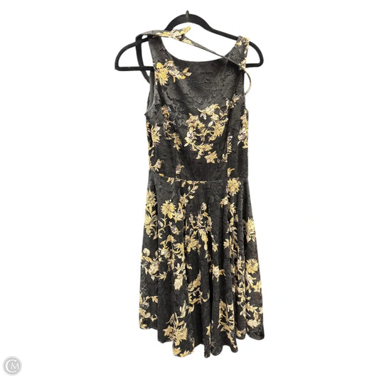 Dress Party Long By Gabby Skye In Black & Yellow, Size: 8