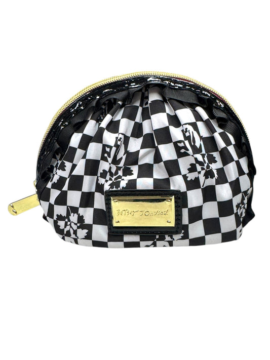 Makeup Bag By Betsey Johnson, Size: Small