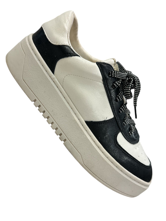 Shoes Sneakers By Shu Shop In Black & White, Size: 8.5