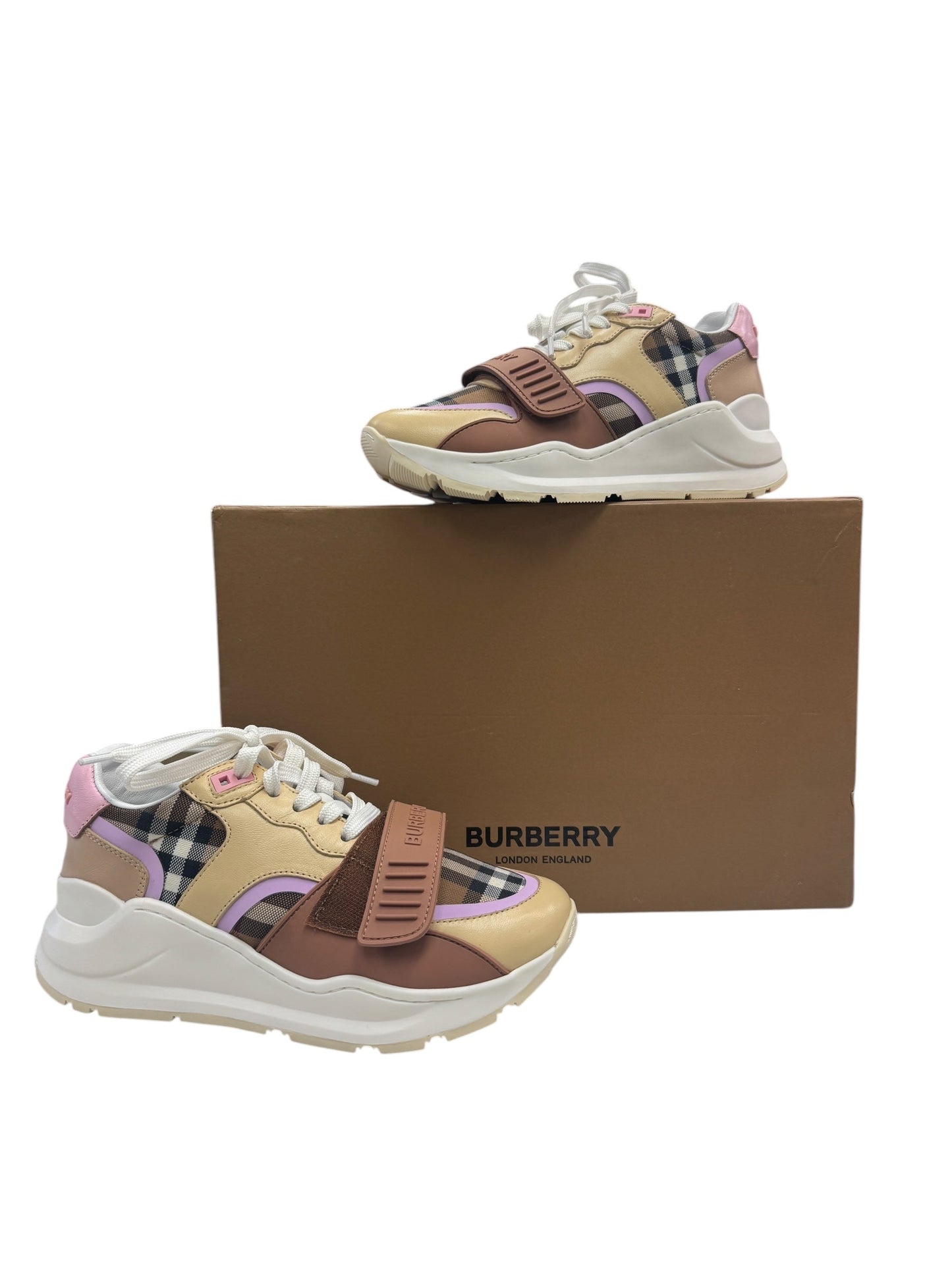 Shoes Luxury Designer By Burberry In Multi-colored, Size: 6