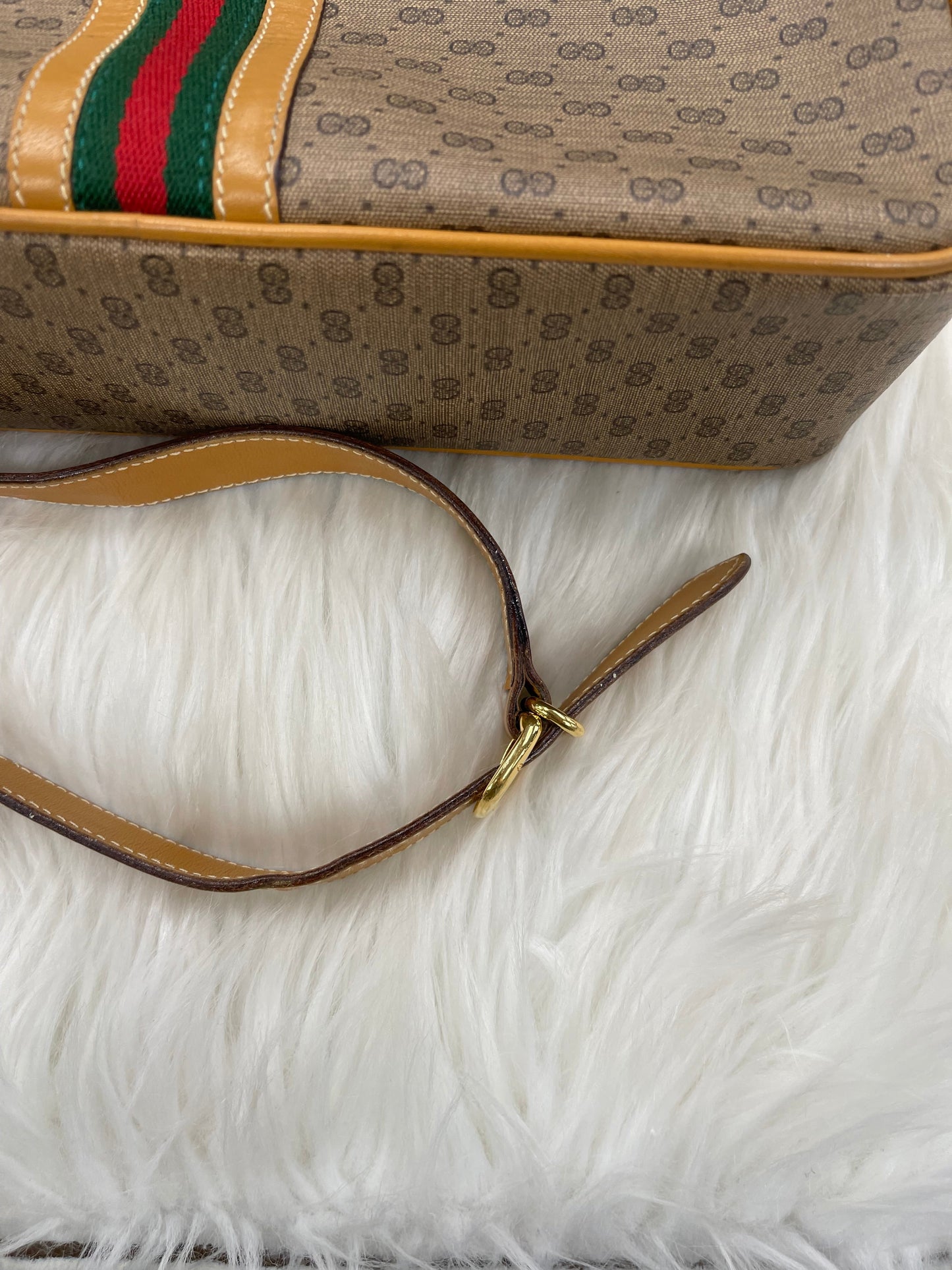 Crossbody Luxury Designer By Gucci, Size: Large