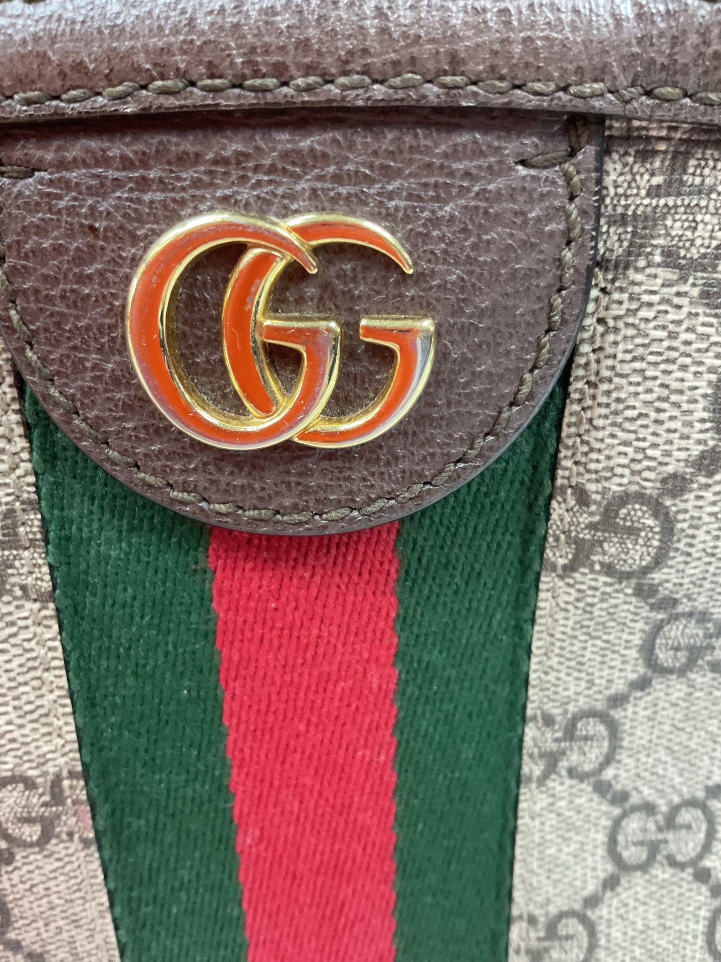 Crossbody Luxury Designer By Gucci, Size: Small