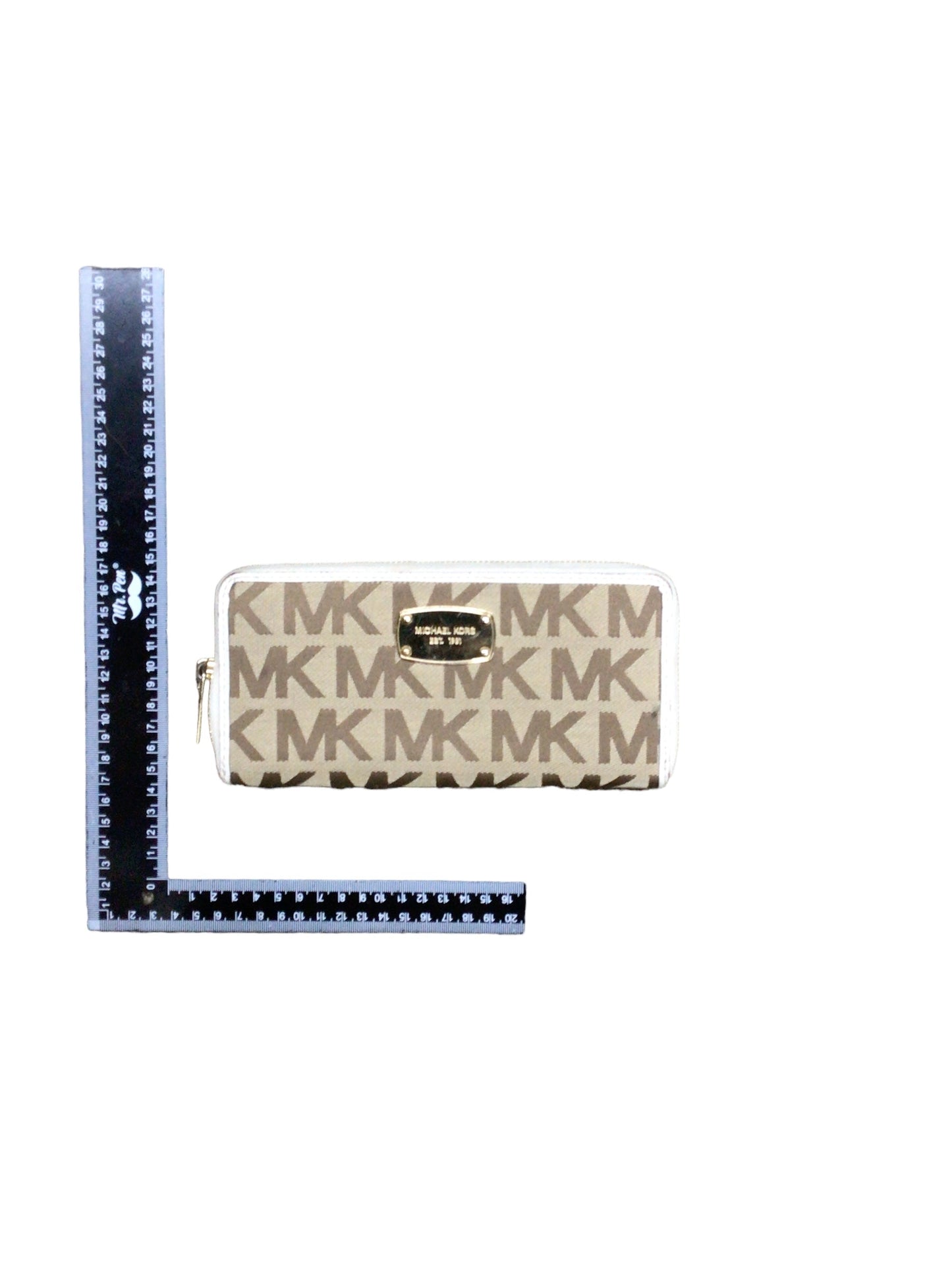 Wallet Designer By Michael Kors  Size: Medium